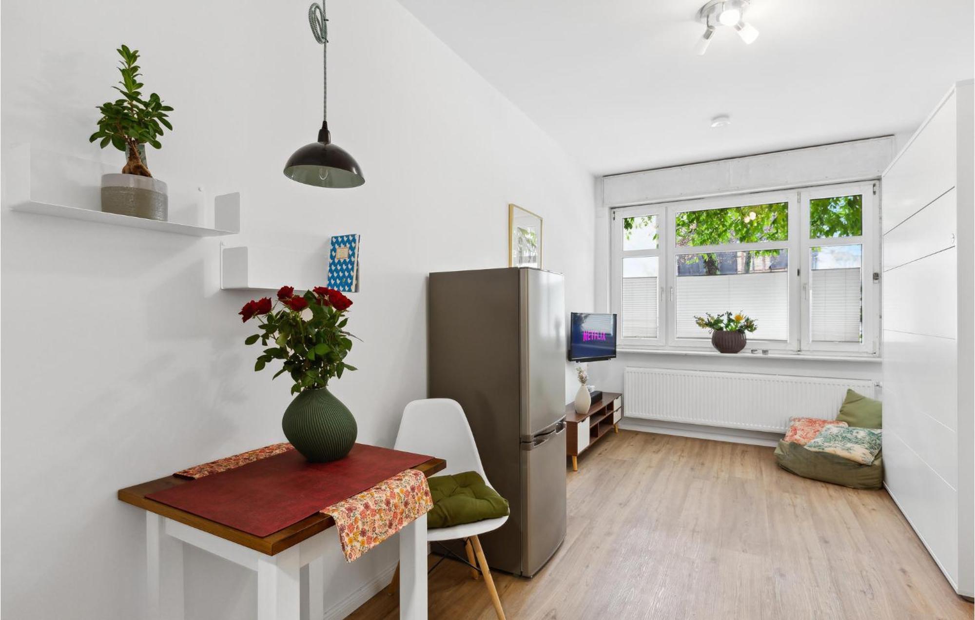 Pet Friendly Apartment In Naumburg With Kitchen Екстериор снимка