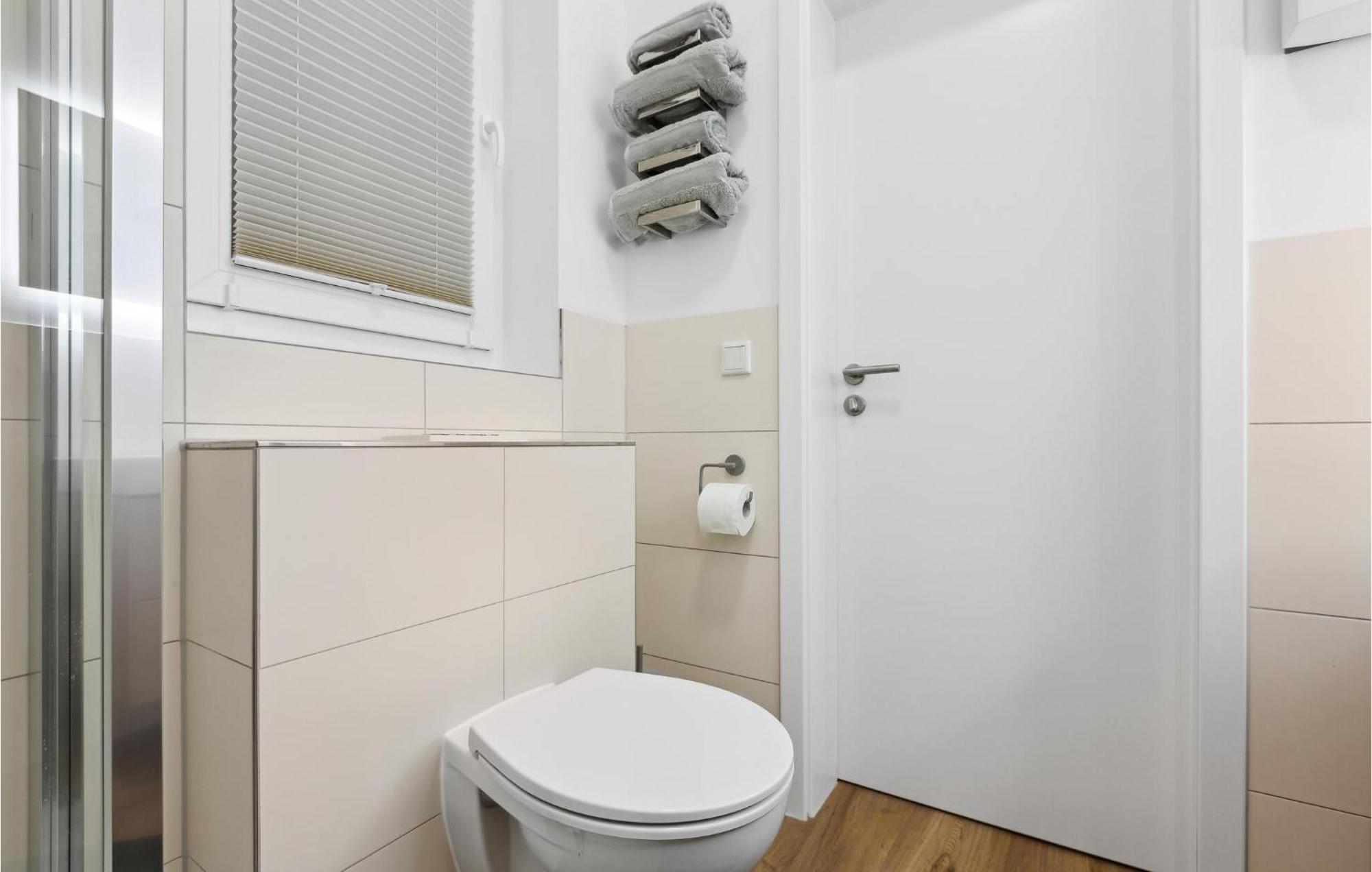 Pet Friendly Apartment In Naumburg With Kitchen Екстериор снимка