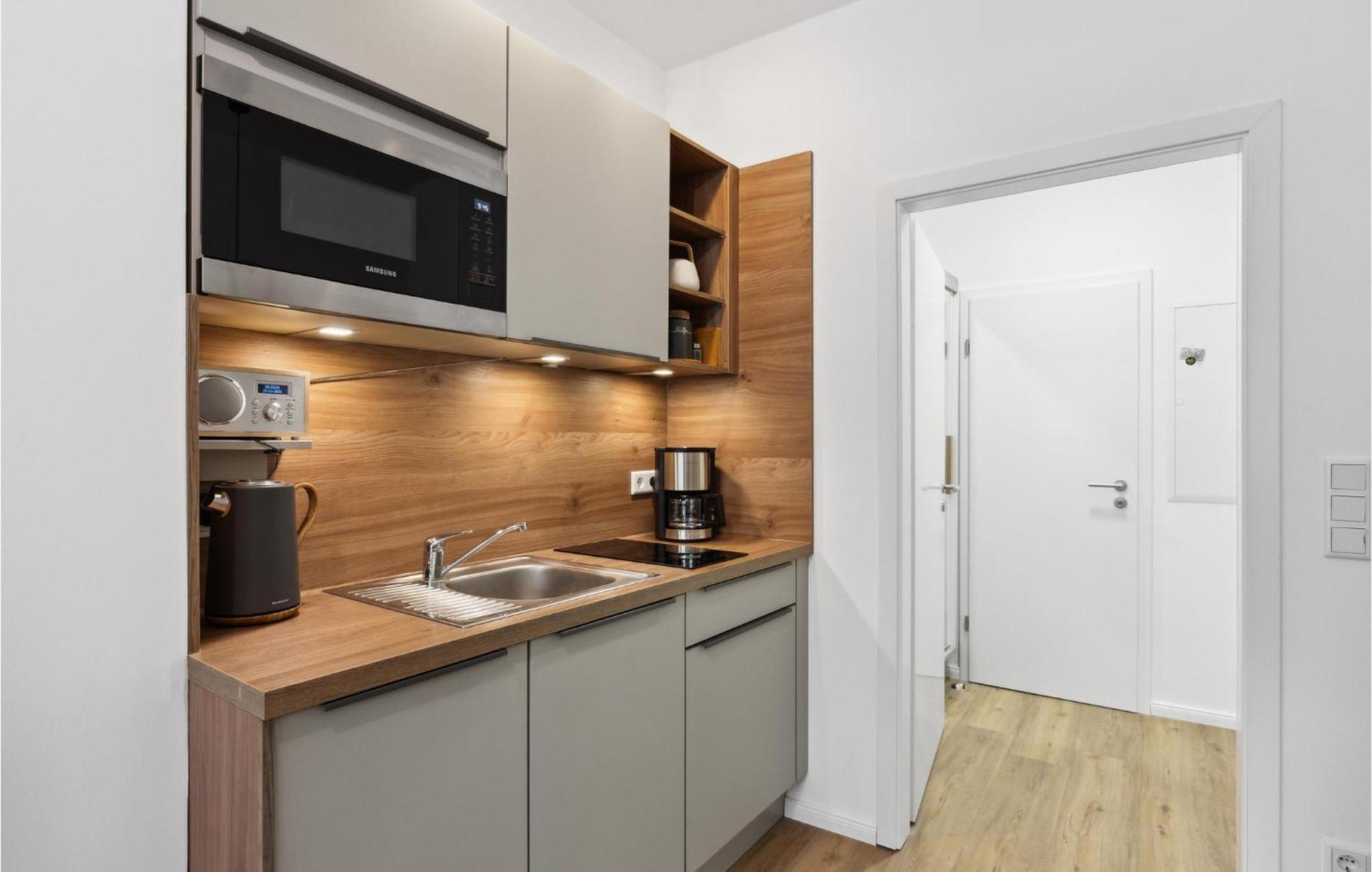 Pet Friendly Apartment In Naumburg With Kitchen Екстериор снимка