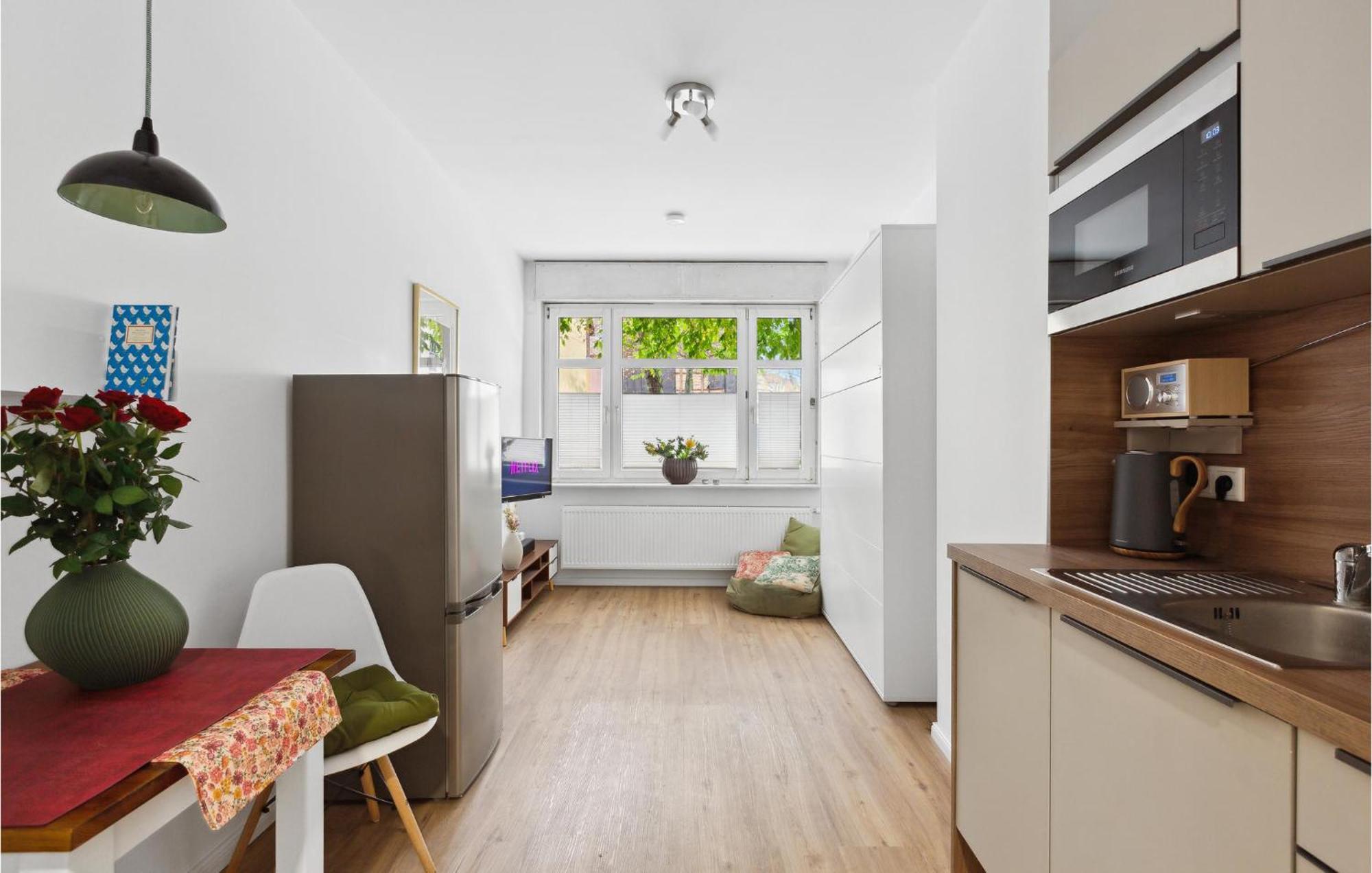 Pet Friendly Apartment In Naumburg With Kitchen Екстериор снимка