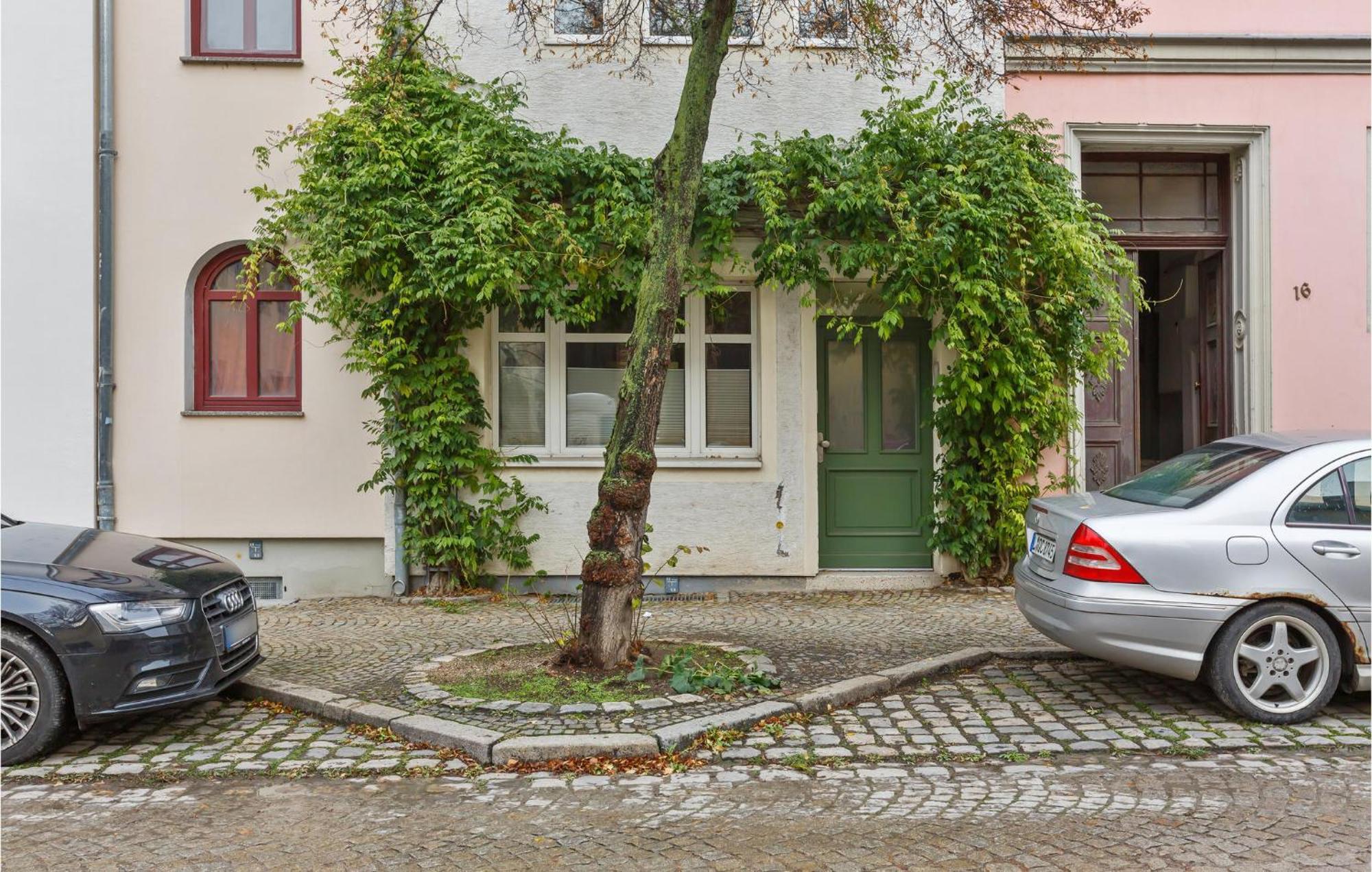 Pet Friendly Apartment In Naumburg With Kitchen Екстериор снимка
