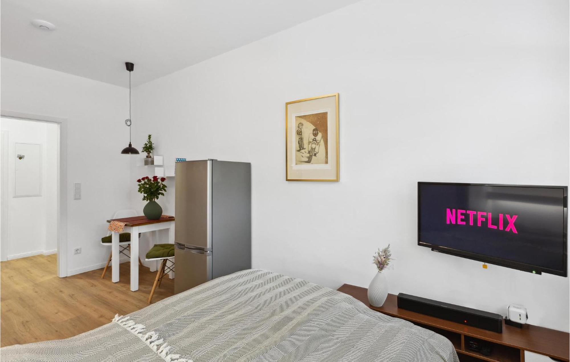 Pet Friendly Apartment In Naumburg With Kitchen Екстериор снимка