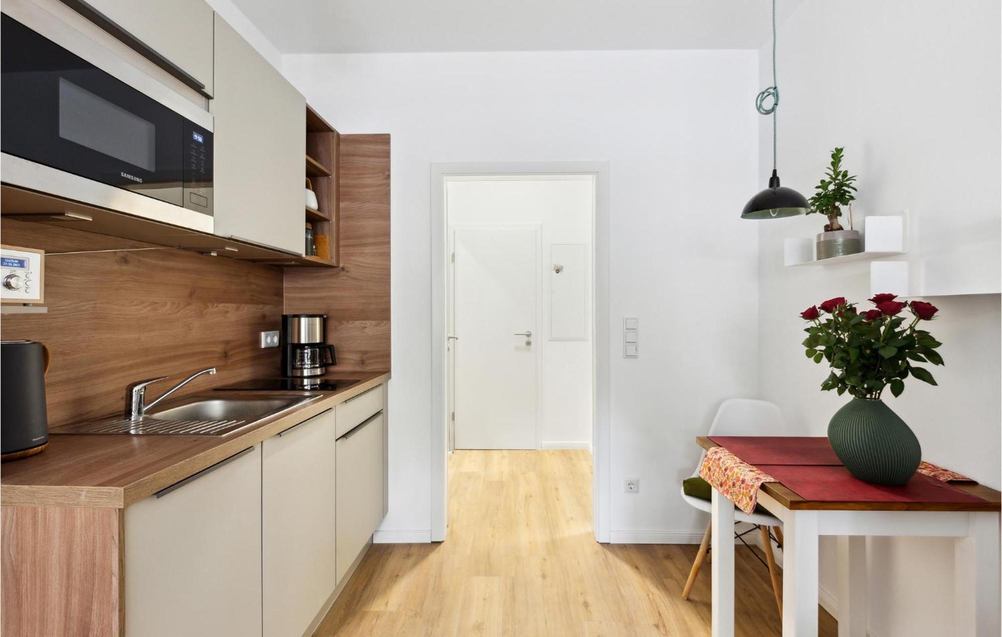 Pet Friendly Apartment In Naumburg With Kitchen Екстериор снимка