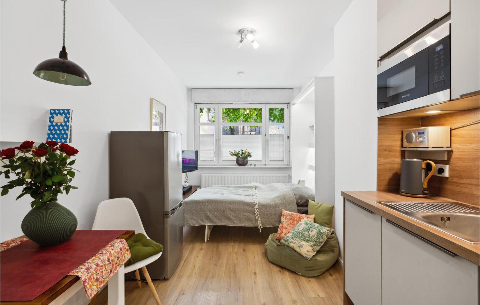 Pet Friendly Apartment In Naumburg With Kitchen Екстериор снимка