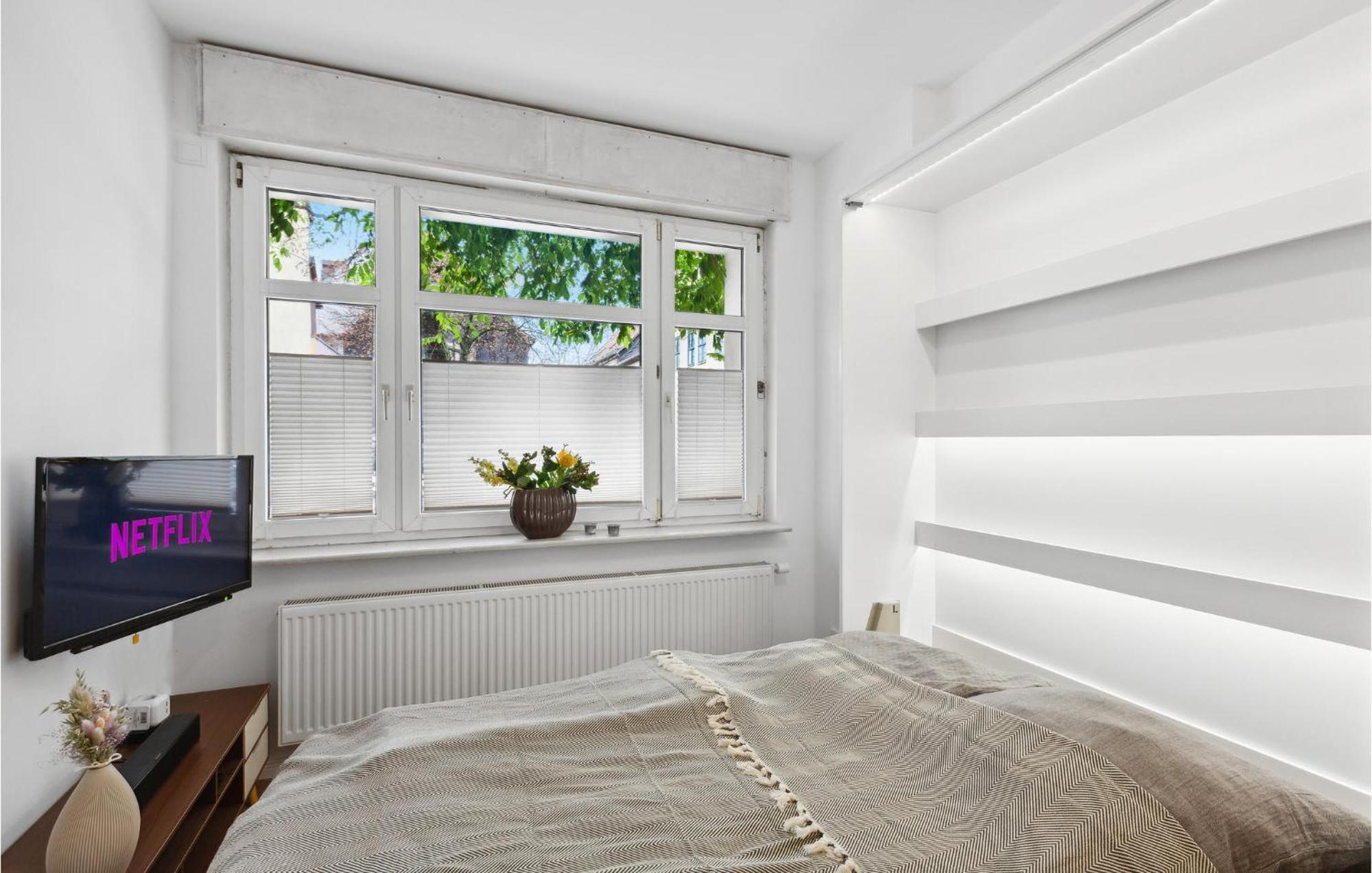 Pet Friendly Apartment In Naumburg With Kitchen Екстериор снимка